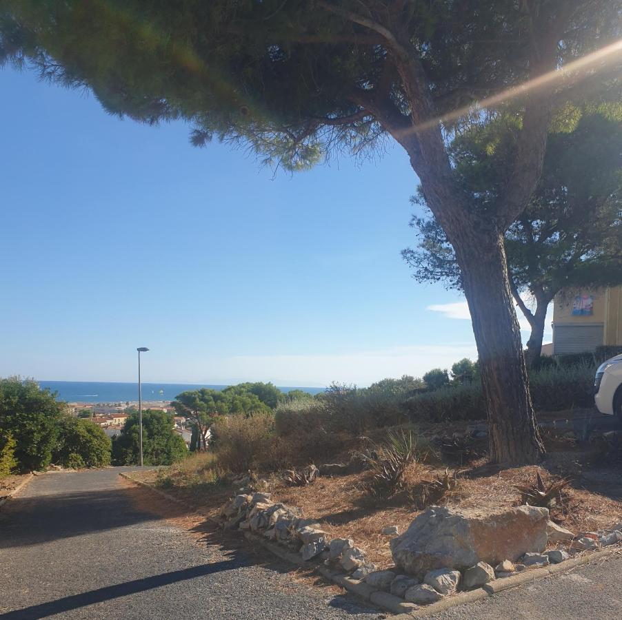T2 Vue Mer Avec Parking Prive Saint-Pierre-la-Mer  Экстерьер фото